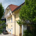 Emona 4 *