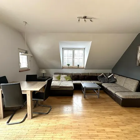 Emona 4 *