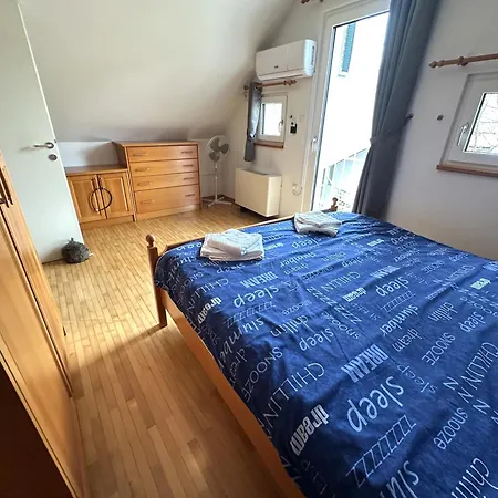 Διαμέρισμα Emona 4 *